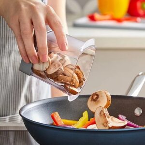 Auffangschale Küche mit geschnittenem Gemüse